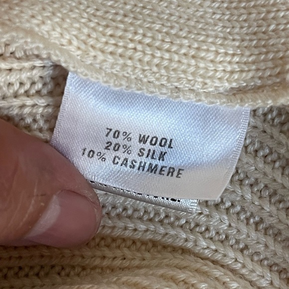 St. John Sport ivory sweater size S - Picture 15 of 16